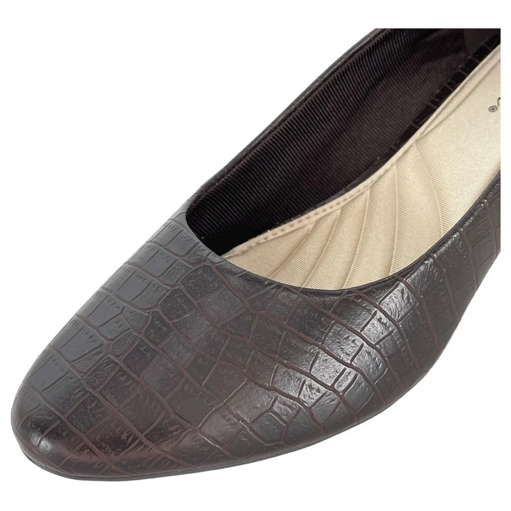 Easy Street Fabulous Brown Croco Faux Leather Womens Pumps Size 12M NWOB